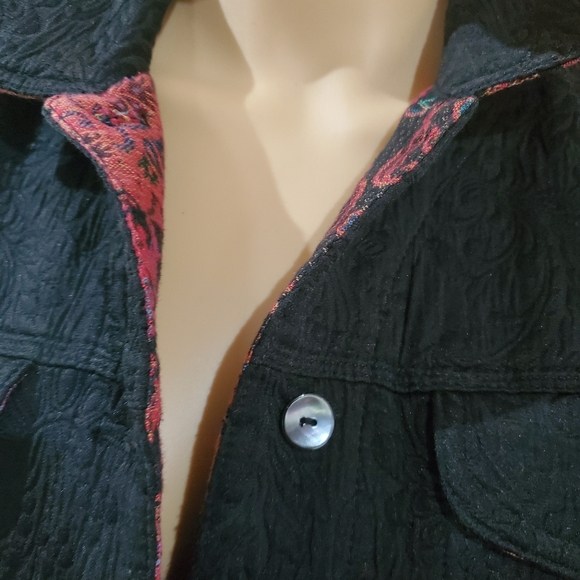 Chicos Embossed Brocade black jacket Size 1 - Picture 3 of 9